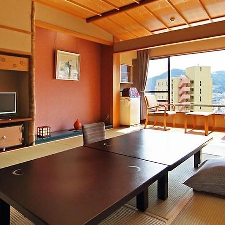 Atami Juraku Hotel Exterior photo