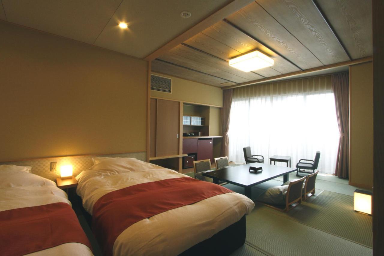 Atami Juraku Hotel Exterior photo